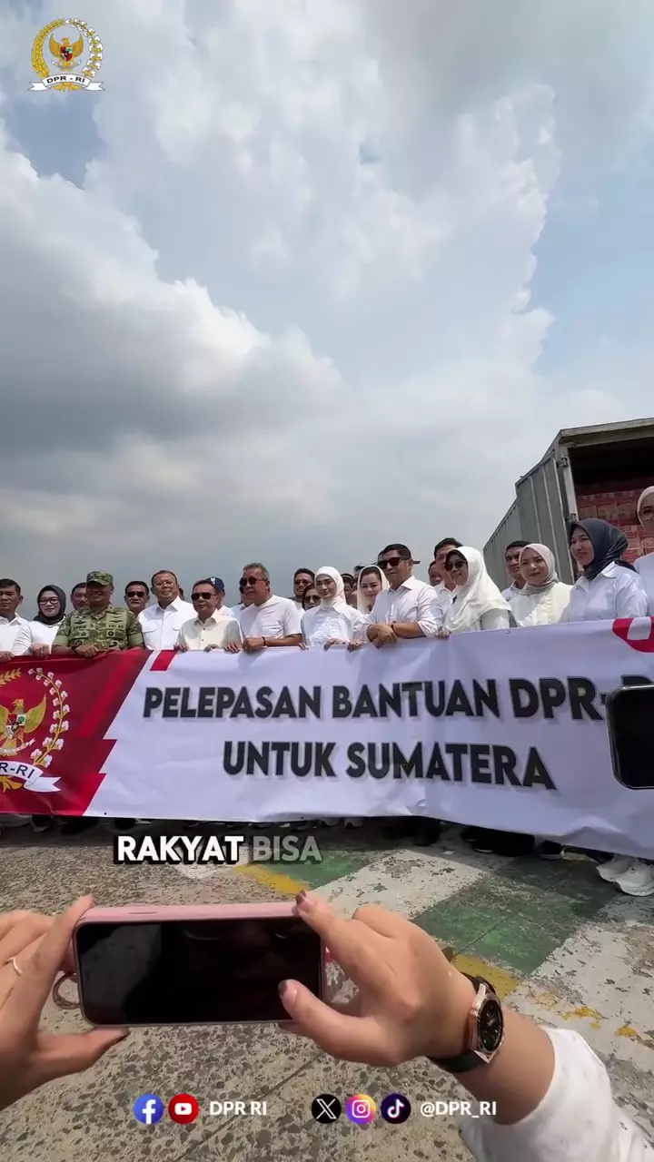 DPR kirim 15 juta ton beras bagi korban bencana Sumatra © 2025 Instagram DPR kirim 15 juta ton beras bagi korban bencana Sumatra © 2025 Instagram