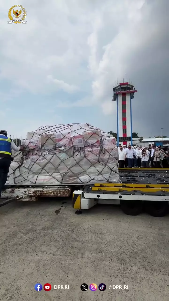 DPR kirim 15 juta ton beras bagi korban bencana Sumatra © 2025 Instagram DPR kirim 15 juta ton beras bagi korban bencana Sumatra © 2025 Instagram