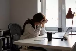 100 Kata-kata pejuang rupiah sedih, beri kekuatan hadapi masalah hidup