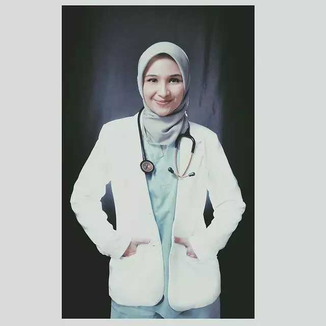 artis jadi dokter sarah shahab © 2023 brilio.net