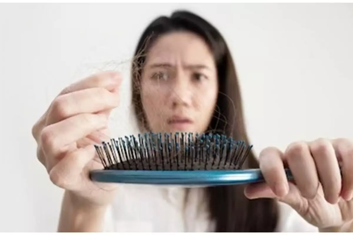 Rambut tumbuh subur lagi, coba atasi kerontokan berlebihan akibat stres pakai 1 bahan sambal