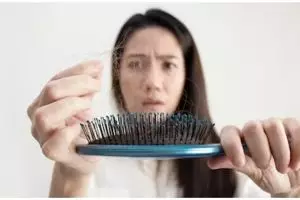 Rambut tumbuh subur lagi, coba atasi kerontokan berlebihan akibat stres pakai 1 bahan sambal