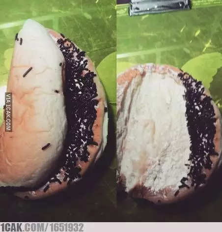 momen apes pas makan roti © Berbagai sumber