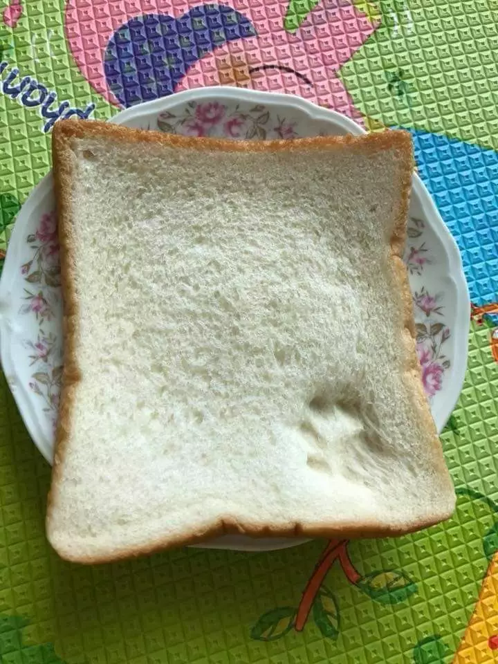 momen apes pas makan roti © Berbagai sumber