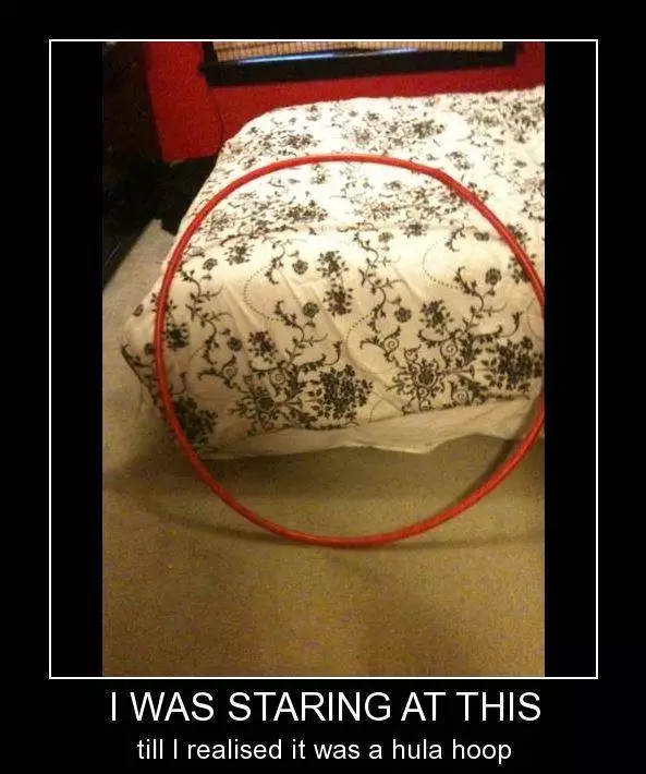 lingkaran merah mengecoh mata © berbagai sumber