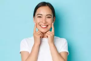 Gigi kuning langsung cerah! Rahasia putih alami pakai 1 bahan dapur yang jarang diketahui