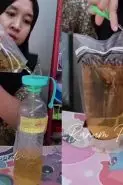 Tak punya corong? Coba pakai 1 alat ini untuk refil minyak goreng ke botol tanpa khawatir tumpah