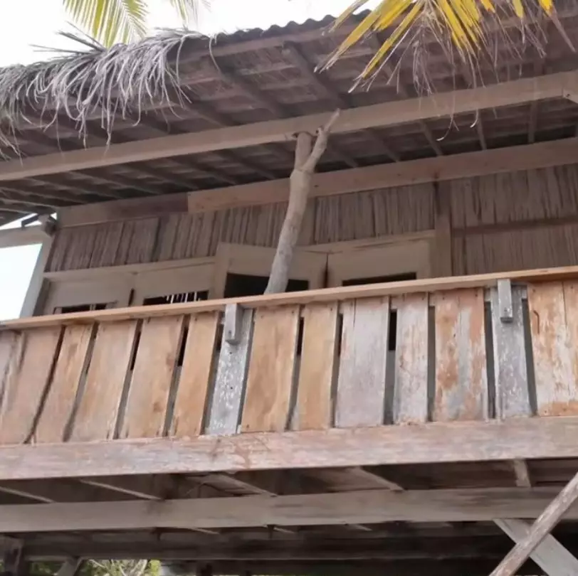 Rumah ibunda Luna Maya di Pulau Rote © YouTube