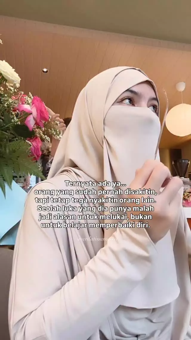 Inara Rusli polisikan Wardatina Mawa © berbagai sumber Inara Rusli polisikan Wardatina Mawa © berbagai sumber