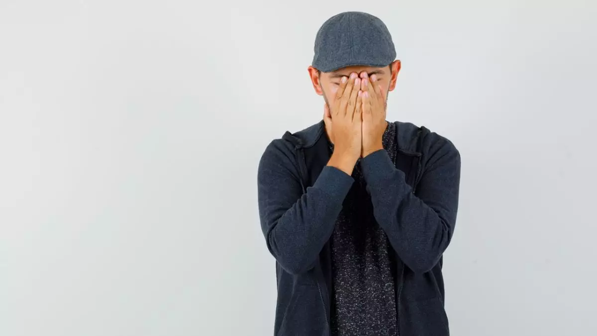 100 Kata-kata sedih laki-laki menohok hati