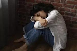 100 Kata-kata sedih nyesek bikin nagis, menyentuh hati banget