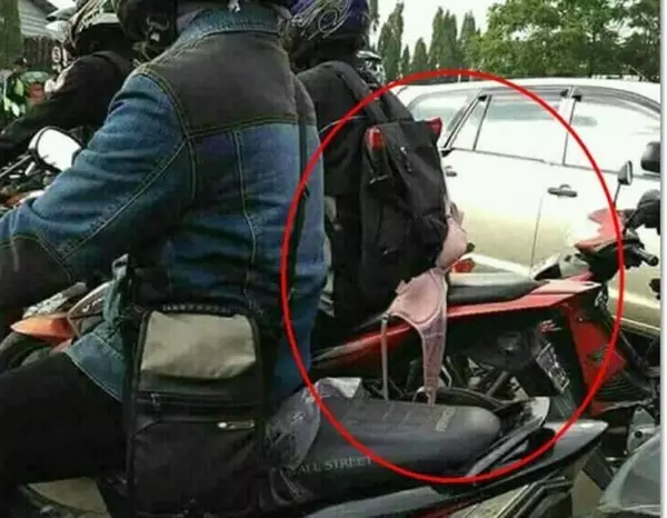 potret benda nyangkut di motor © berbagai sumber potret benda nyangkut di motor © berbagai sumber