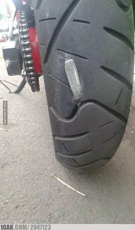 potret benda nyangkut di motor © berbagai sumber potret benda nyangkut di motor © berbagai sumber