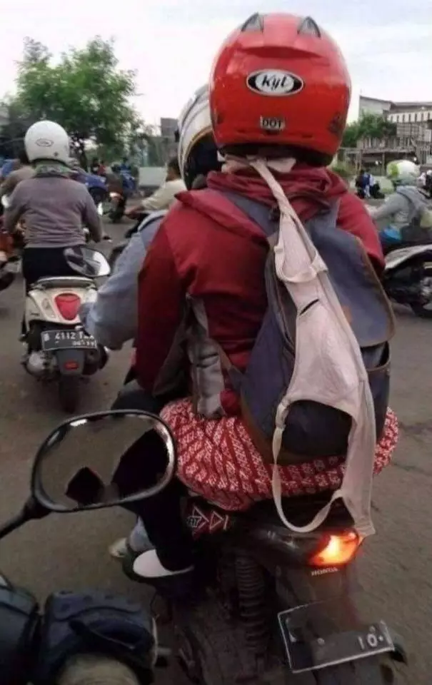 potret benda nyangkut di motor © berbagai sumber potret benda nyangkut di motor © berbagai sumber