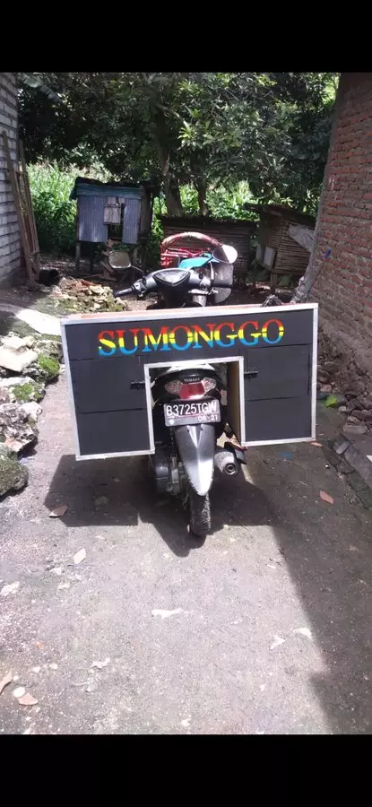 spanduk jualan bahasa jawa © Twitter spanduk jualan bahasa jawa © Twitter