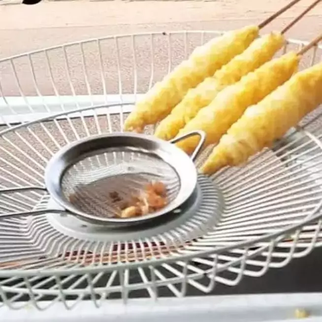 15 Potret kocak orang manfaatkan kipas angin rusak, hasilnya nyeleneh tapi bikin salut