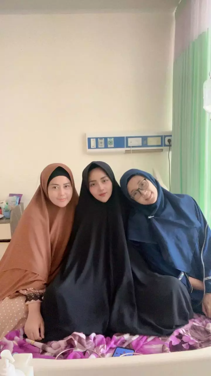 pedangdut Aida Saskia sakit komplikasi © TikTok pedangdut Aida Saskia sakit komplikasi © TikTok