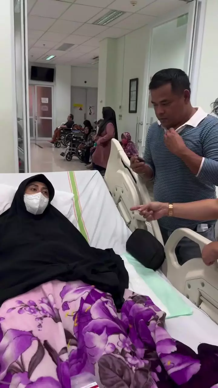 pedangdut Aida Saskia sakit komplikasi © TikTok pedangdut Aida Saskia sakit komplikasi © TikTok