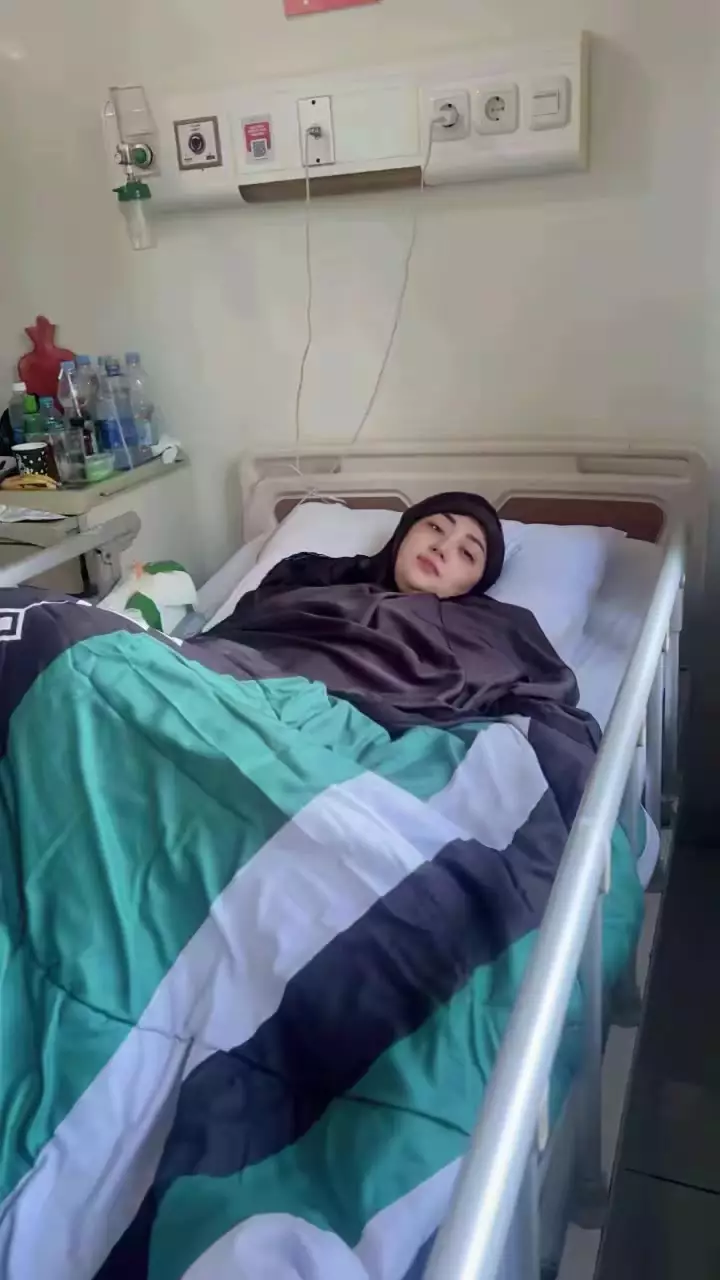 pedangdut Aida Saskia sakit komplikasi © TikTok pedangdut Aida Saskia sakit komplikasi © TikTok