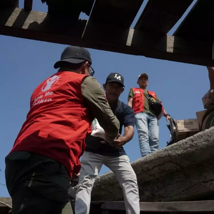 Penyaluran donasi korban bencana Sumatra © 2025 brilio.net