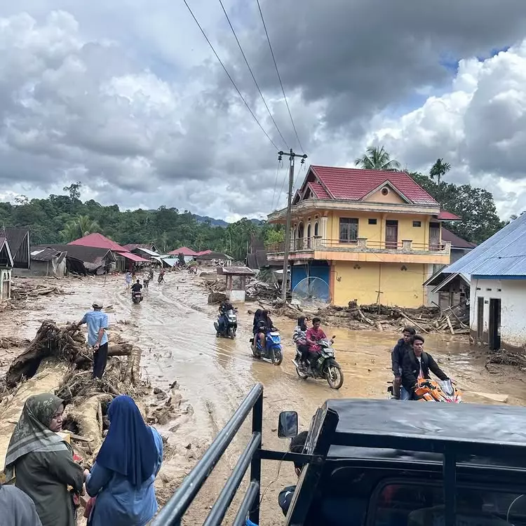 Penyaluran donasi korban bencana Sumatra © 2025 brilio.net