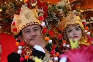6 Potret lawas pernikahan Epy Kusnandar dan Karina Ranau, dipisahkan maut setelah 17 tahun bersama