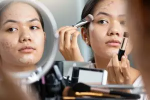 10 Rekomendasi makeup terbaik untuk menutupi bruntusan, halus instan tanpa ribet