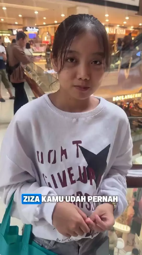 Melaney Ricardo ajak ART perdana nonton © Instagram