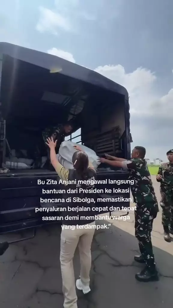 Zita Anjani terjun ke lokasi korban banjir Sumatra © 2025 brilio.net