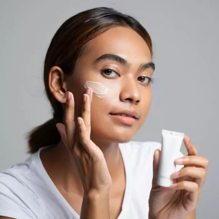 10 Rekomendasi primer terbaik untuk kulit kering, makeup tahan lama tanpa crack