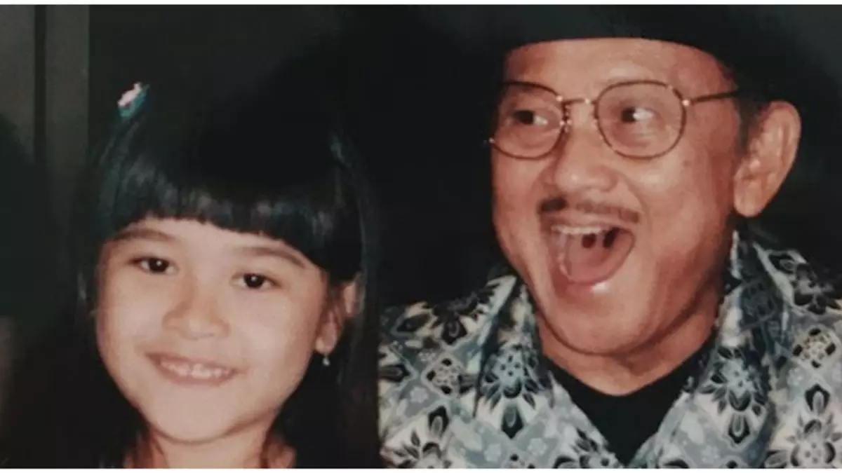 Bocah foto bareng BJ Habibie ini kini makin menawan, 11 potret terbarunya disebut mirip Dian Sastro
