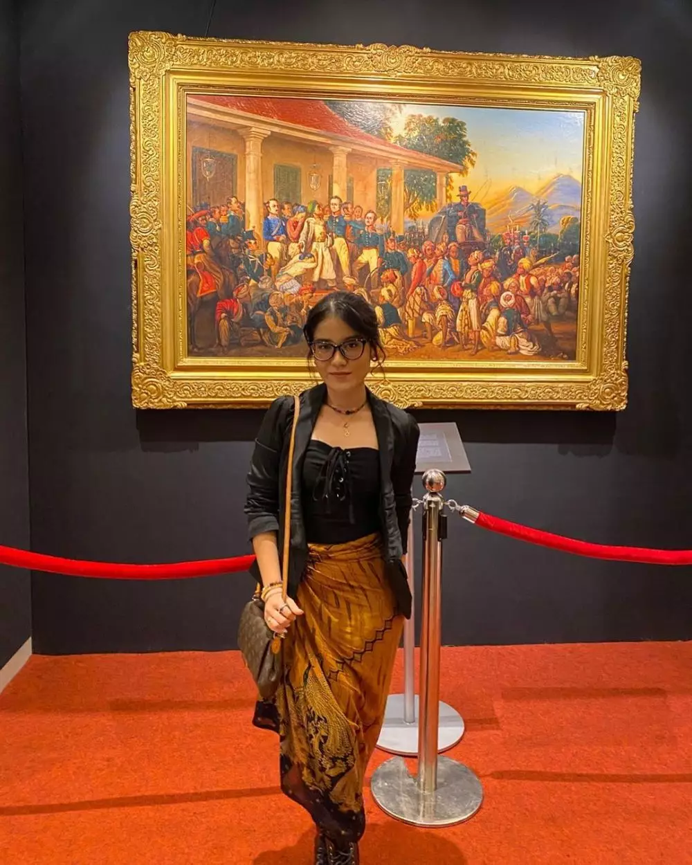 potret bocah foto bareng bj habibie © instagram