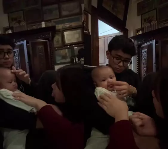 Ahmad Dhani dan Mulan Jameela angkat anak adopsi © 2025 brilio.net