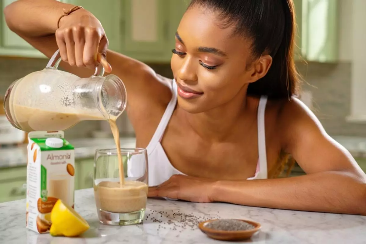 Cuma butuh 1 biji-bijian, begini cara bikin minuman kolagen alami buat kulit kencang dan glowing