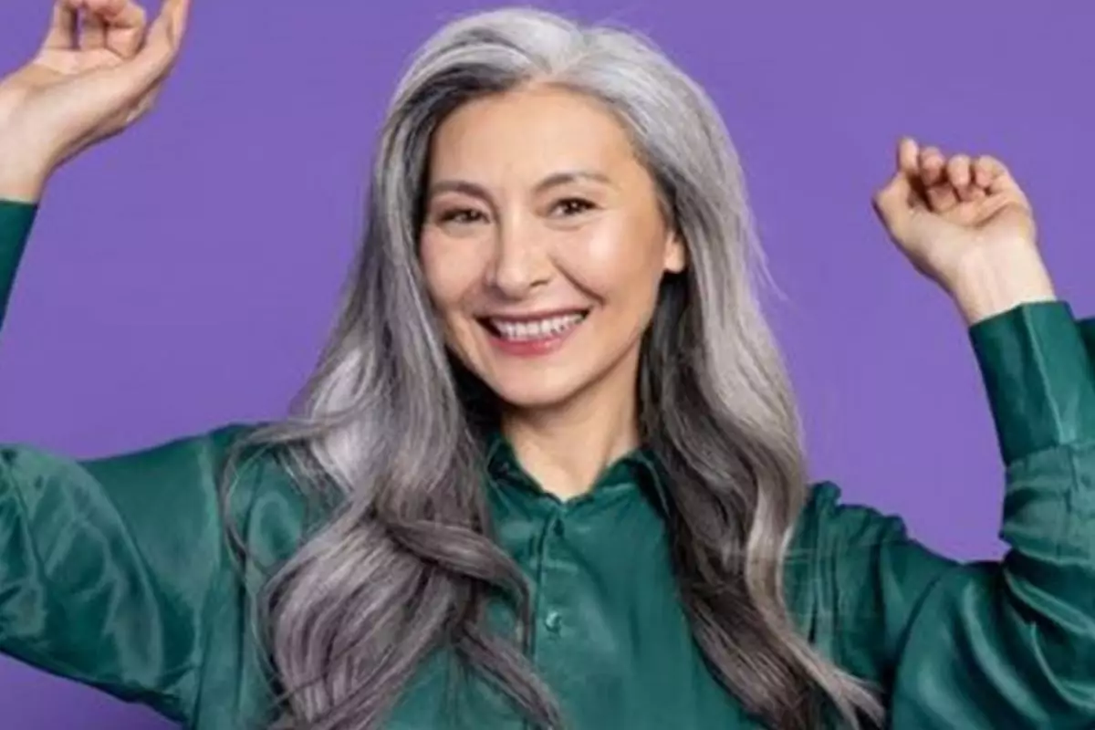 Rambut putih beruban jadi gelap hitam lagi tanpa urang aring, begini trik alaminya