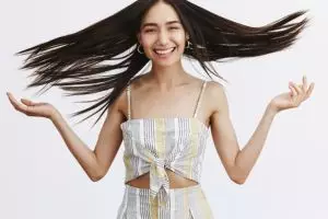 Tak perlu hair tonic mahal, begini trik mengembalikan rambut tipis jadi tebal lagi pakai 1 jenis daun