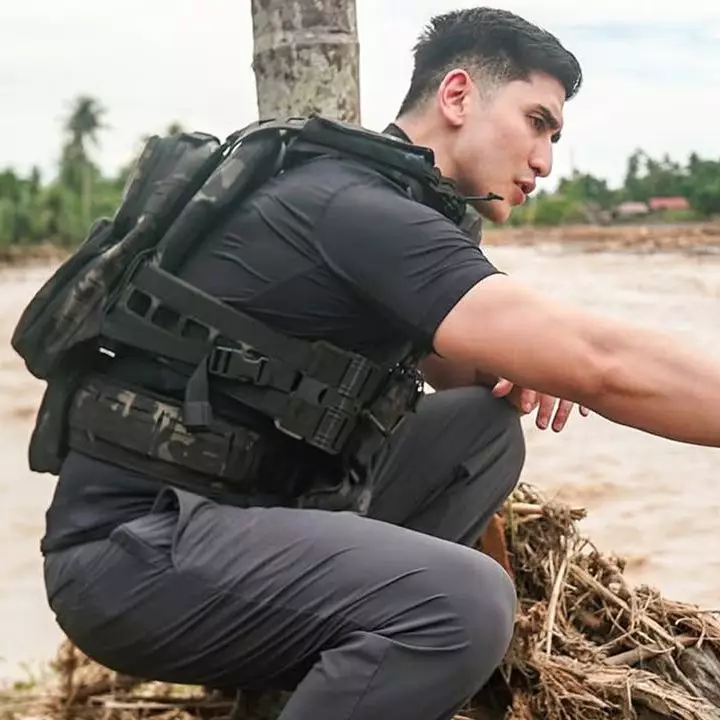 Di tengah riuh drama rompi taktis, Verrell Bramasta curhat menjaga hati dan belajar kerendahan hati