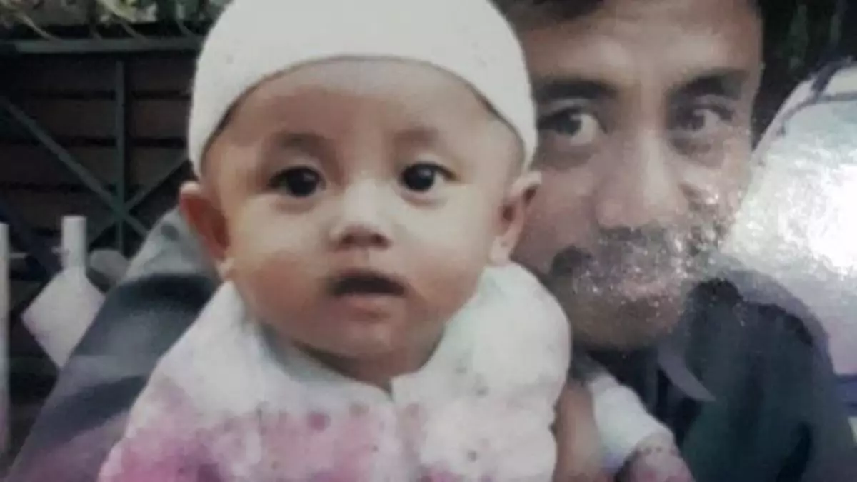 6 Potret kenangan Epy Kusnandar dan Quentin anak dari pernikahan dengan Karina Ranau