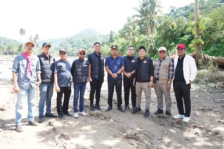 Raffi Ahmad donasi Rp15 miliar korban bencana Sumatera © 2025 brilio.net Raffi Ahmad donasi Rp15 miliar korban bencana Sumatera © 2025 brilio.net