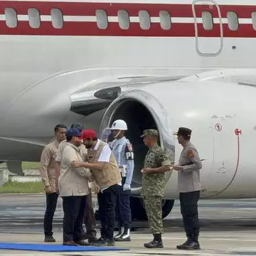 Momen Prabowo tiba di Aceh untuk tinjau lokasi banjir, langsung disambut Gubernur Mualem