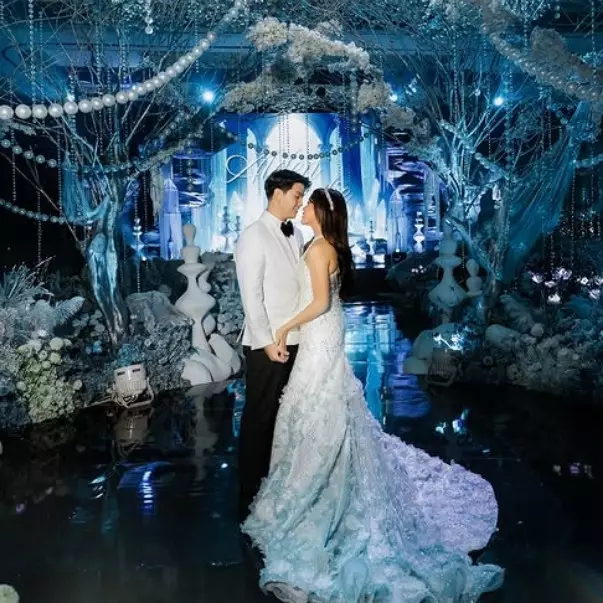 9 Potret resepsi pernikahan Brisia Jodie dan Jonathan Alden, megah bertema ala negeri dongeng