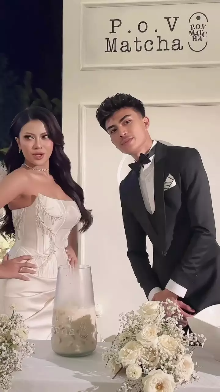 Pernikahan Hanum Mega dan Rafly Adriansyah © 2025 brilio.net Pernikahan Hanum Mega dan Rafly Adriansyah © 2025 brilio.net