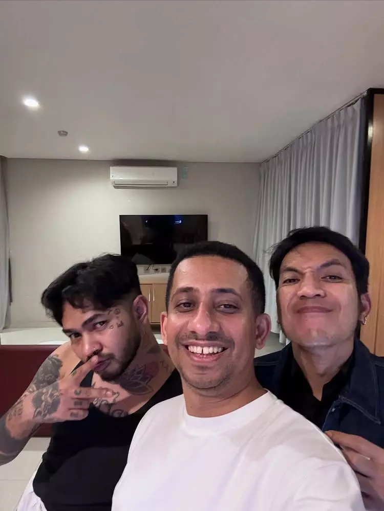 Habib Ja'far jenguk Onadio Leonardo di panti rehabilitasi © 2025 brilio.net Habib Ja'far jenguk Onadio Leonardo di panti rehabilitasi © 2025 brilio.net