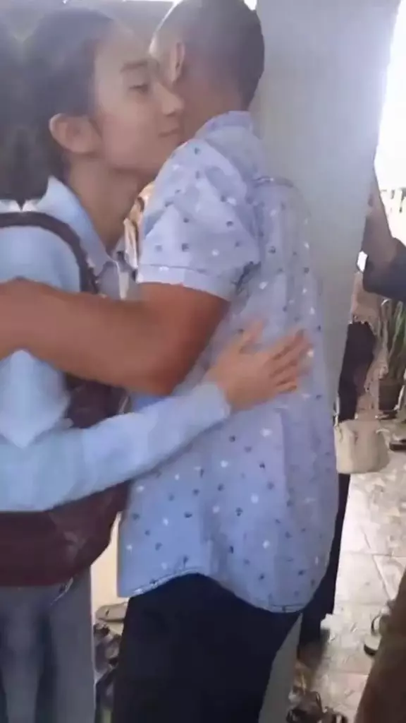 Azizah Salsha melayat ke rumah Pratama Arhan © 2025 brilio.net Azizah Salsha melayat ke rumah Pratama Arhan © 2025 brilio.net