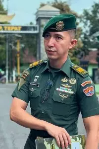Potret ganteng Muhammad Fardhana eks Ayu Ting Ting kini berpangkat Kapten, tugas di Kostrad Surabaya