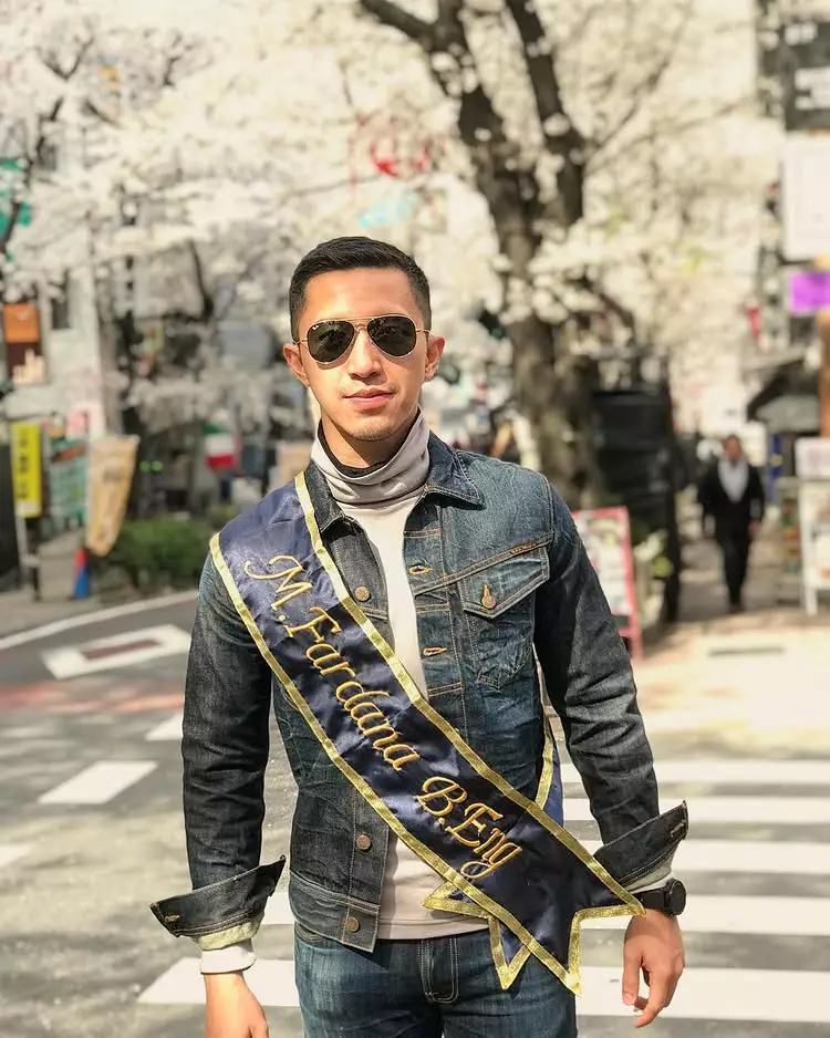 Muhammad Fardhana mantan Ayu Ting Ting di Kostrad Surabaya © 2025 brilio.net