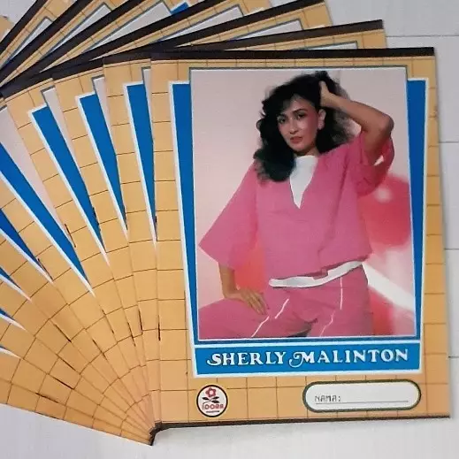 artis jadul jadi model sampul buku tulis © 2023 brilio.net artis jadul jadi model sampul buku tulis © 2023 brilio.net