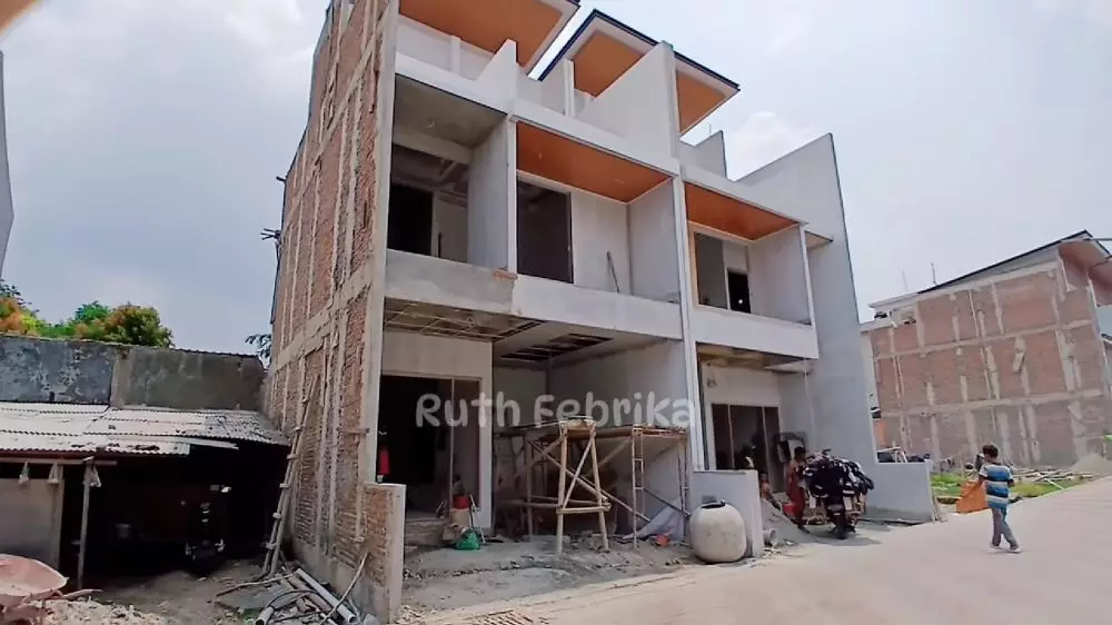 9 Potret rumah putih Genta Buana yang ikonik ini kini tinggal puing-puing, bakal dijadikan perumahan © 2025 brilio.net 9 Potret rumah putih Genta Buana yang ikonik ini kini tinggal puing-puing, bakal dijadikan perumahan © 2025 brilio.net