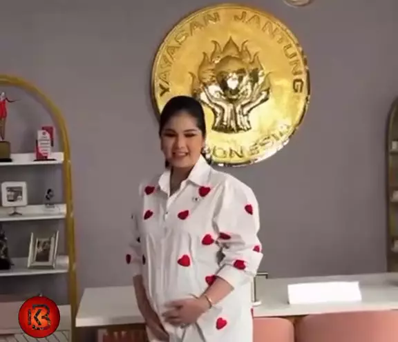 Potret Annisa Pohan diduga hamil anak ke-2 © 2025 brilio.net Potret Annisa Pohan diduga hamil anak ke-2 © 2025 brilio.net