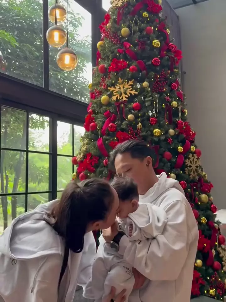 Erika Carlina rayakan ultah DJ Bravy © 2025 Instagram Erika Carlina rayakan ultah DJ Bravy © 2025 Instagram